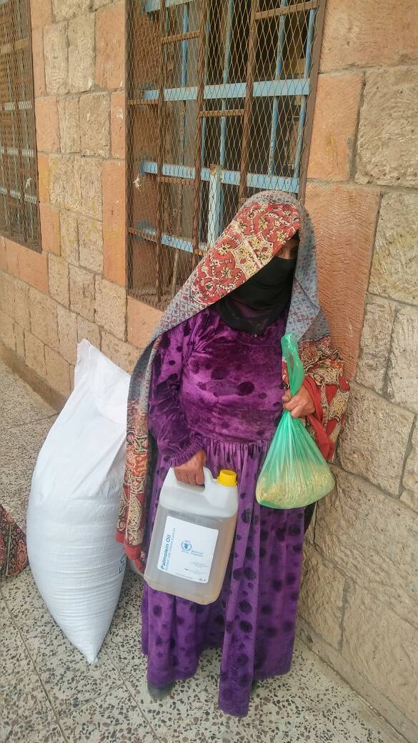 تدشين صرف المساعدات الغذائية في محافظة المحويت
