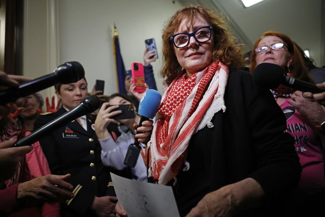 �����