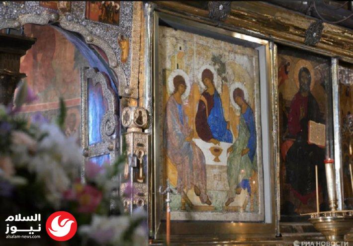 عودة أيقونة الثالوث التاريخية إلى كاتدرائية دير القديس سيرغي بعد صيانة دقيقة