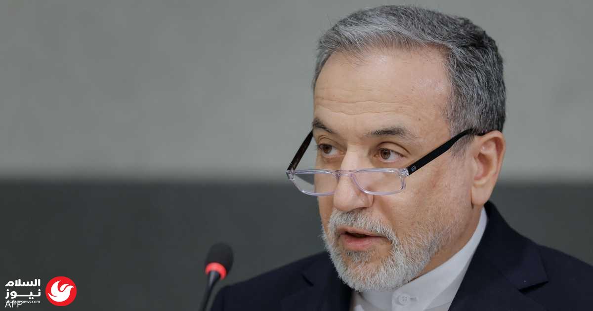 طهران تلوح بالدبلوماسية وتتمسك بحق الرد: لا حلول عسكرية للأزمة مع واشنطن