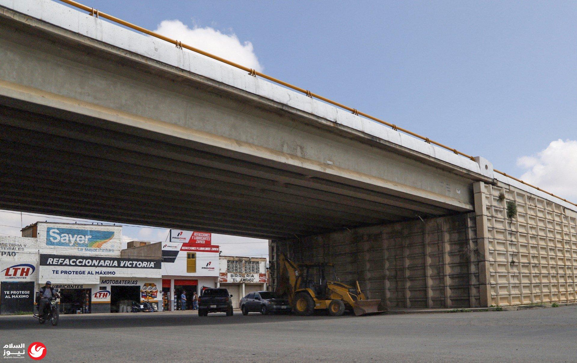 رعب في زاكاتيكاس: جثث معلقة على جسر تعيد شبح حروب العصابات للمكسيك