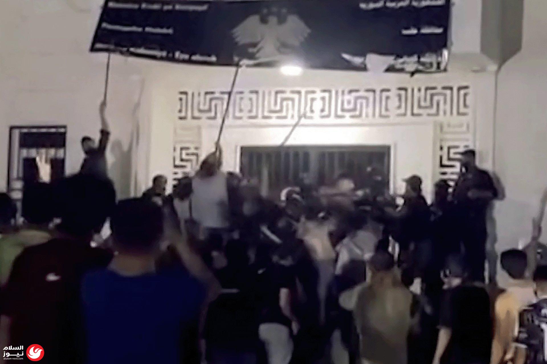 فرض حظر تجوال في عين العرب عقب اعتداء على مقر حكومي