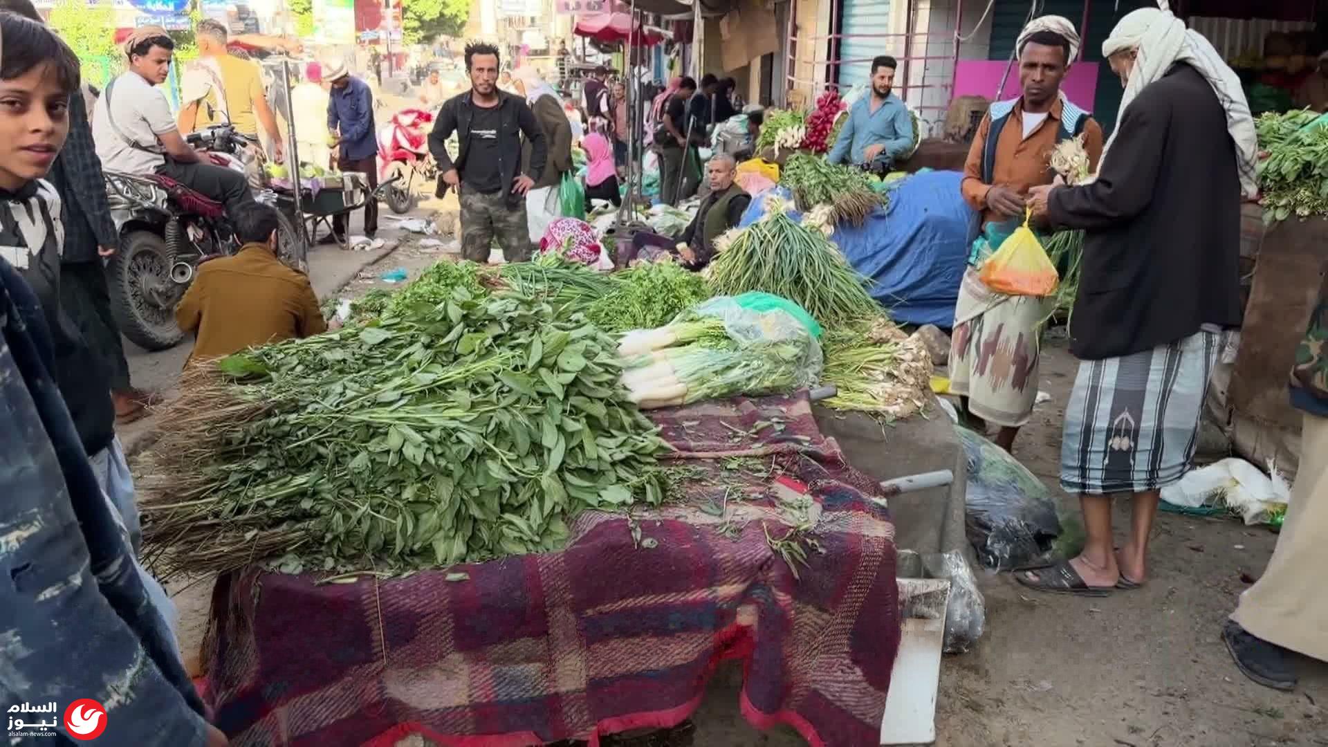تعز بين فكي الحصار: مليون مدني يواجهون شحاً حاداً في الأساسيات