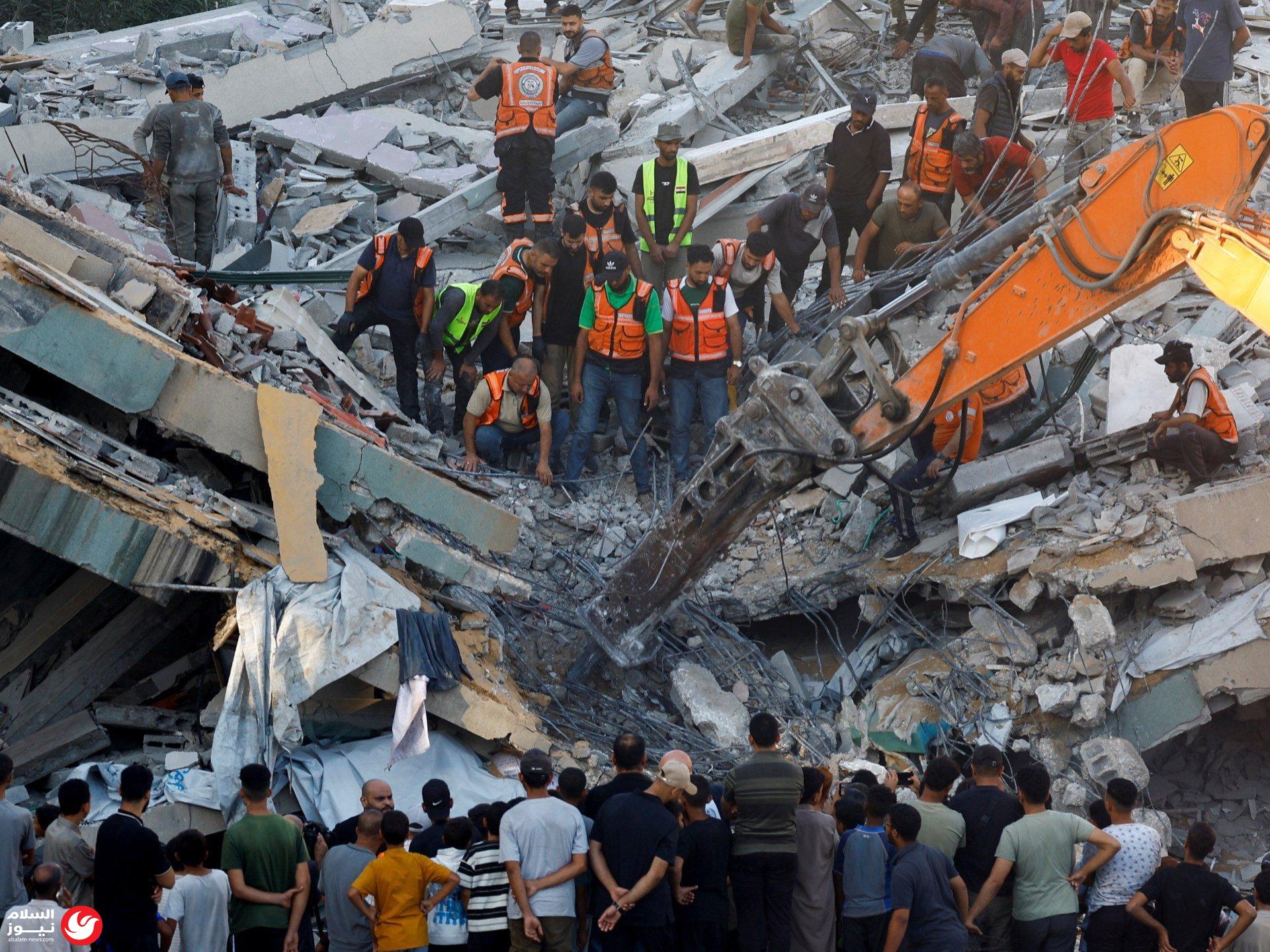 انهيار مبنى سكني في غزة يودي بحياة 20 شخصاً وعشرات المفقودين تحت الأنقاض