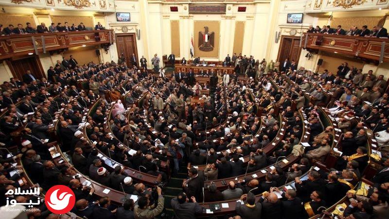 البرلمان المصري يتجه لمنح السيسي تفويضاً لإرسال قوات لدعم السعودية