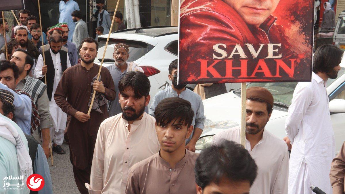 الحكومة الباكستانية تعترض قضائياً على نقل عمران خان إلى مستشفى خاص