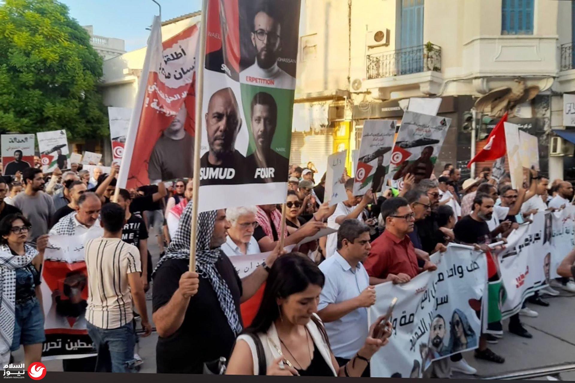 تونس: توقيف 15 متضامناً مع معتقلي أسطول الصمود وسط تحذيرات من تدهور حالتهم الصحية