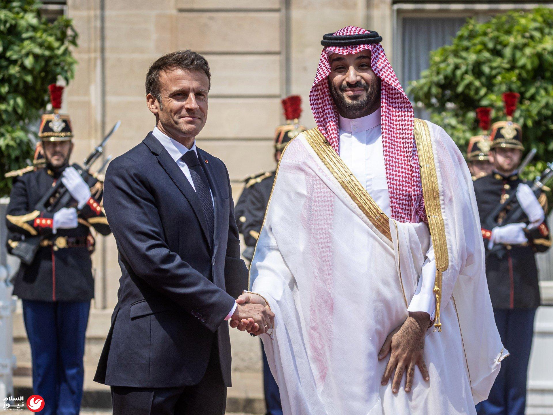 ولي العهد السعودي يصل إلى باريس في زيارة دولة لبحث ملفات الطاقة والاستثمار