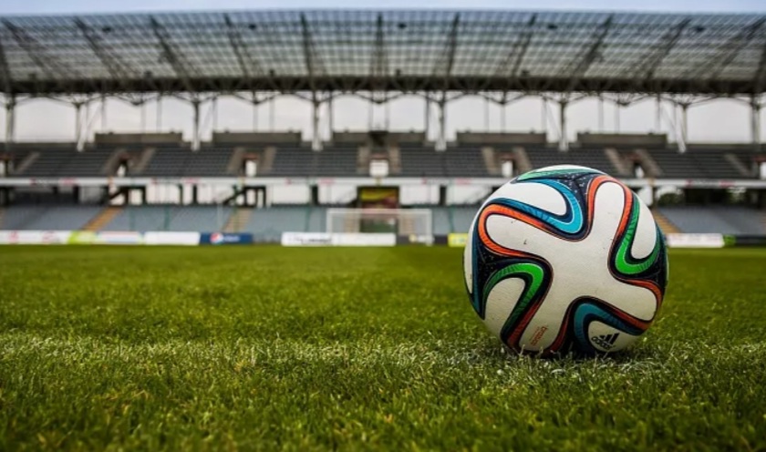12 لاعبًا من عائلة واحدة.. فريق رياضي يُربك خصومه ويُبهر الجماهير