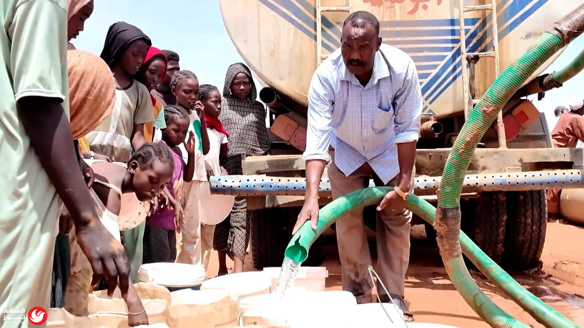 أزمة مياه خانقة تضاعف معاناة النازحين في مدينة الأبيض السودانية